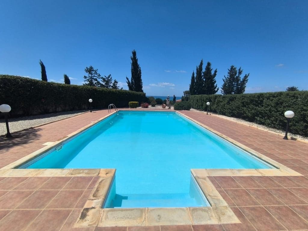 4 Bedroom villa for sale in Sea Caves