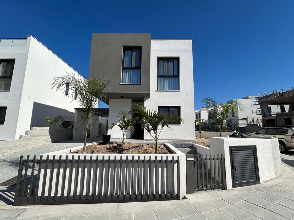 4 Βedroom Villa For Rent In Geroskipou