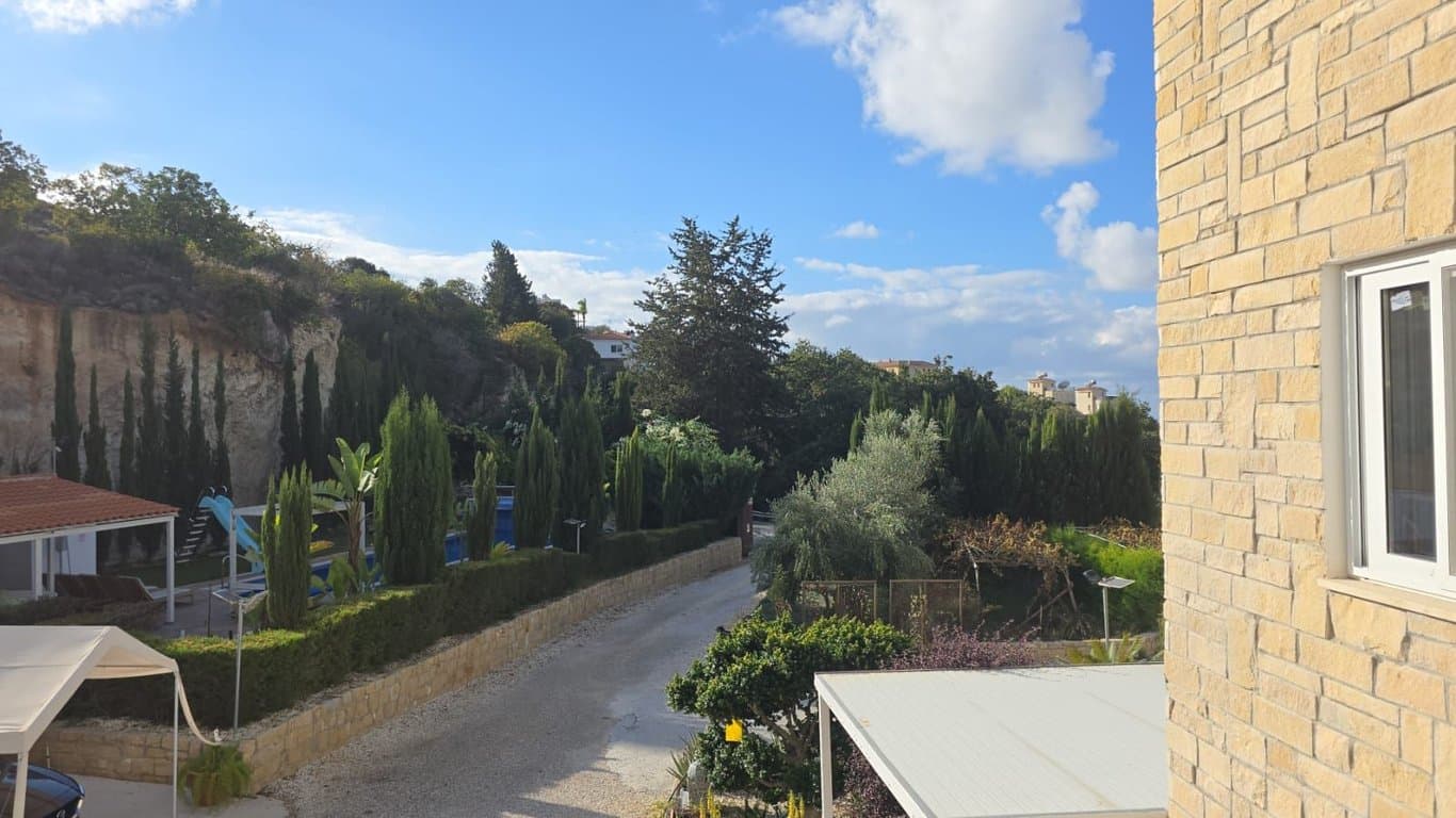 Spacious 3-Bed (2+Office) Apartment in Mesogi with Communal Pool